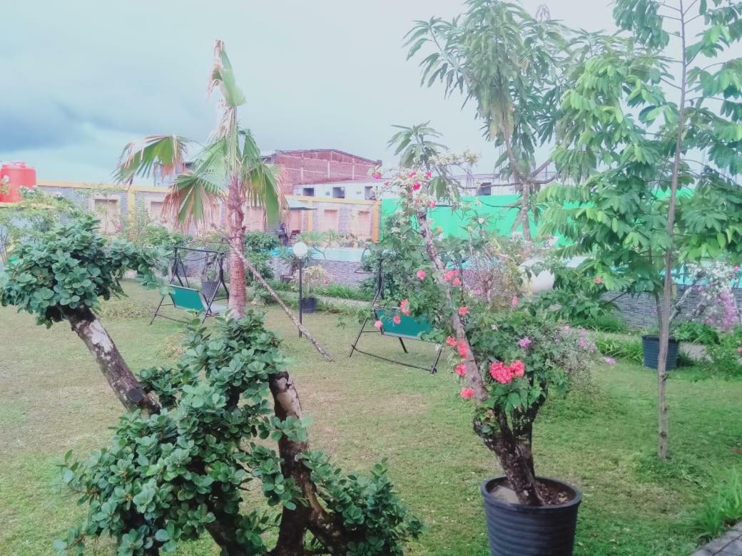 Fortune Front One Hotel Kendari Buitenkant foto